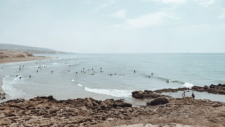 Taghazout plage surf devils rock