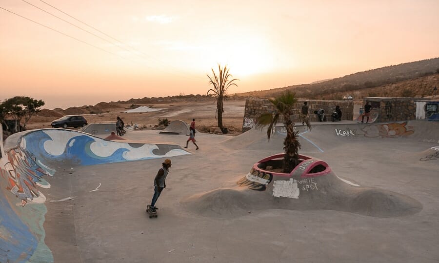 skatepark taghazout maroc coucher de soleil