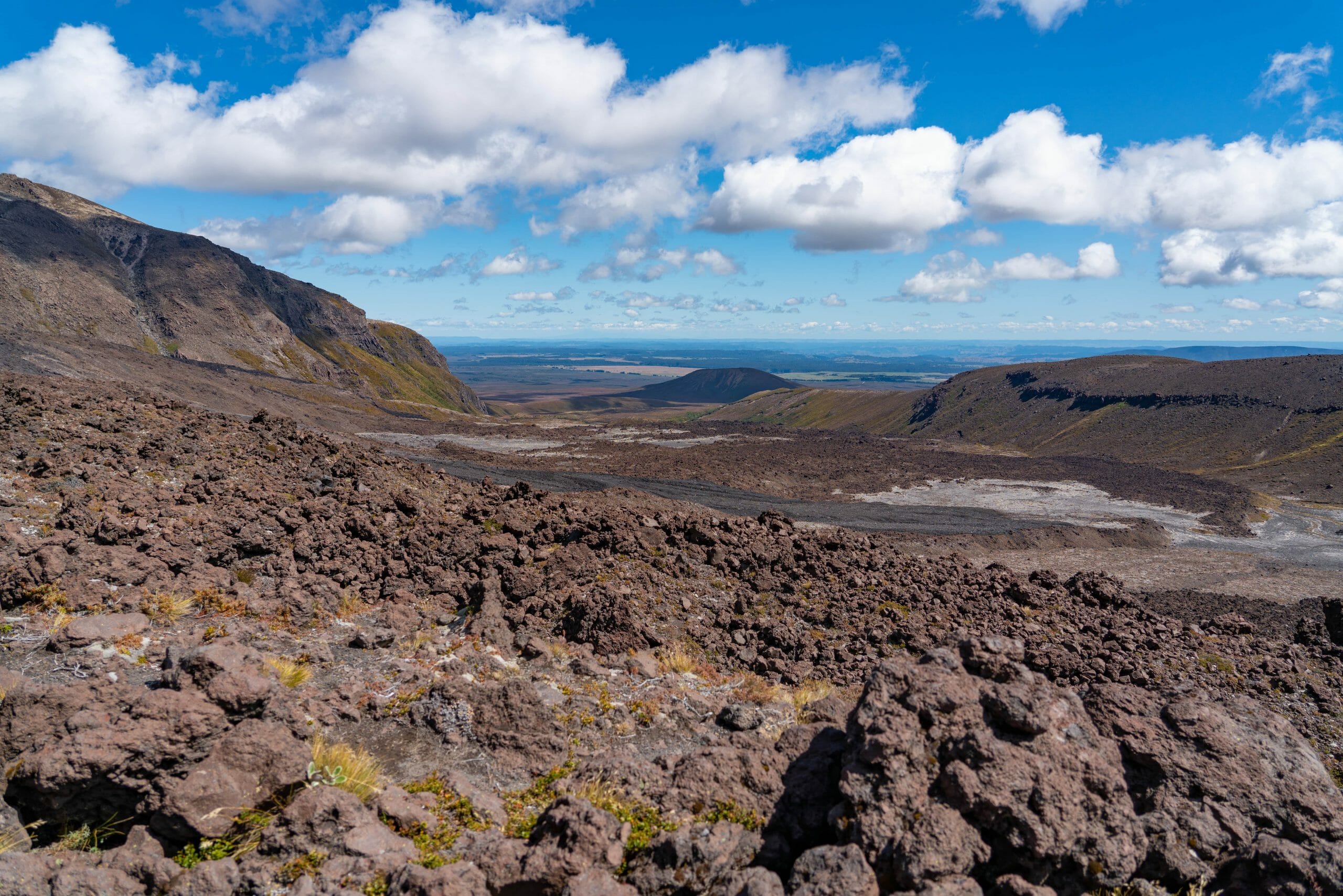 montée sur le cratere sud randonnée tongariro alpine crossing