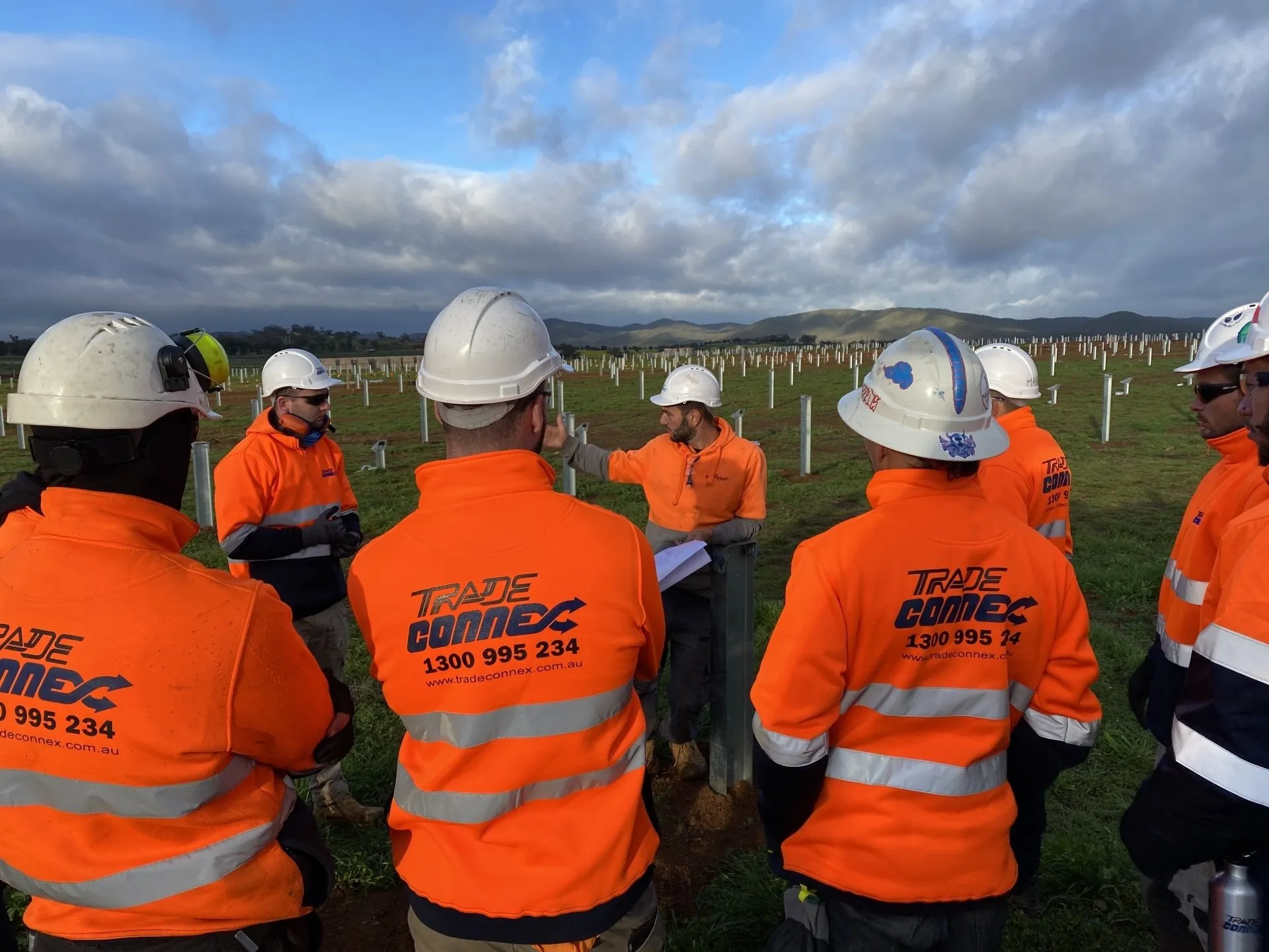 travail équipe ferme solaire travail équipe ferme solaire